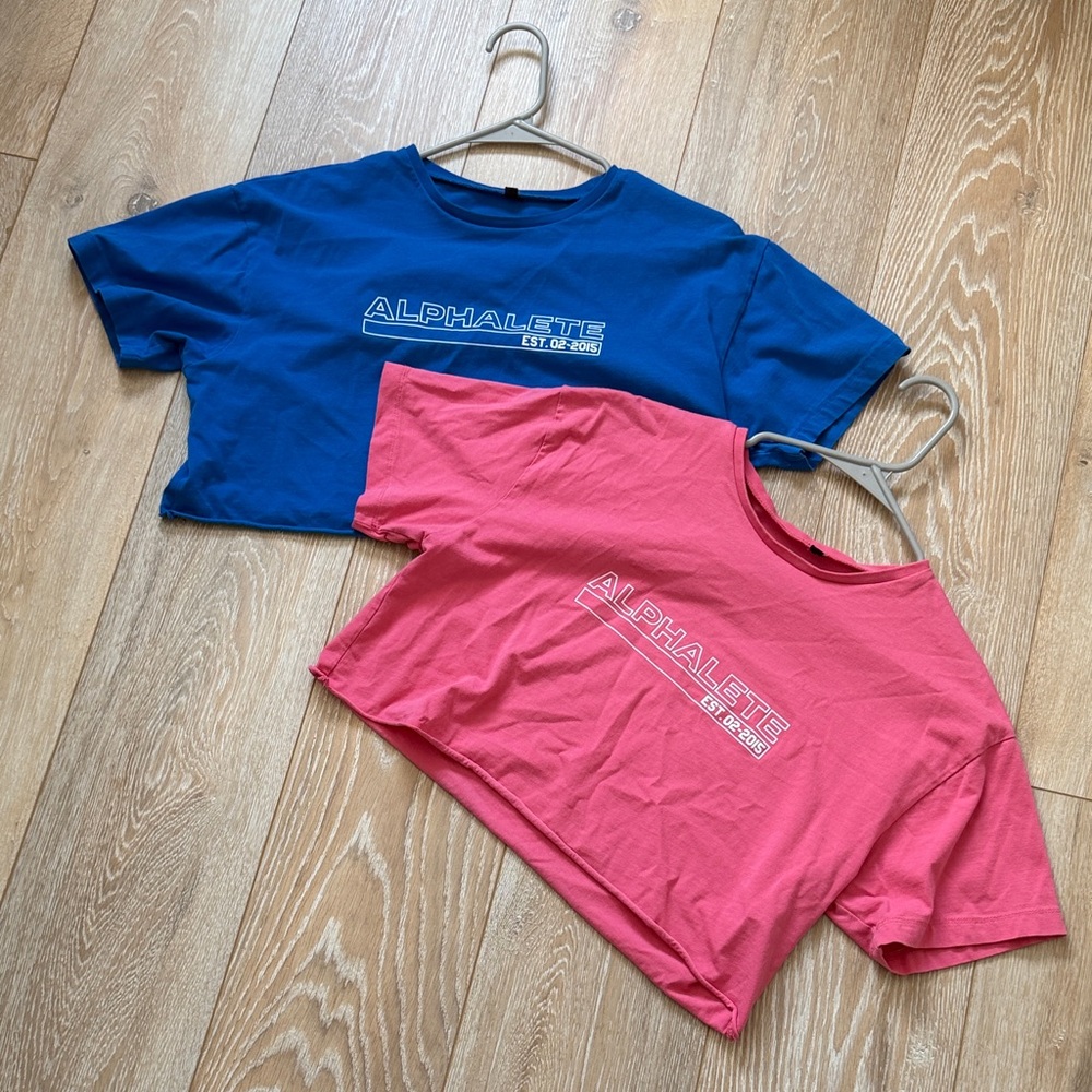 Alphalete Women’s Blue and Pink Crop Tops